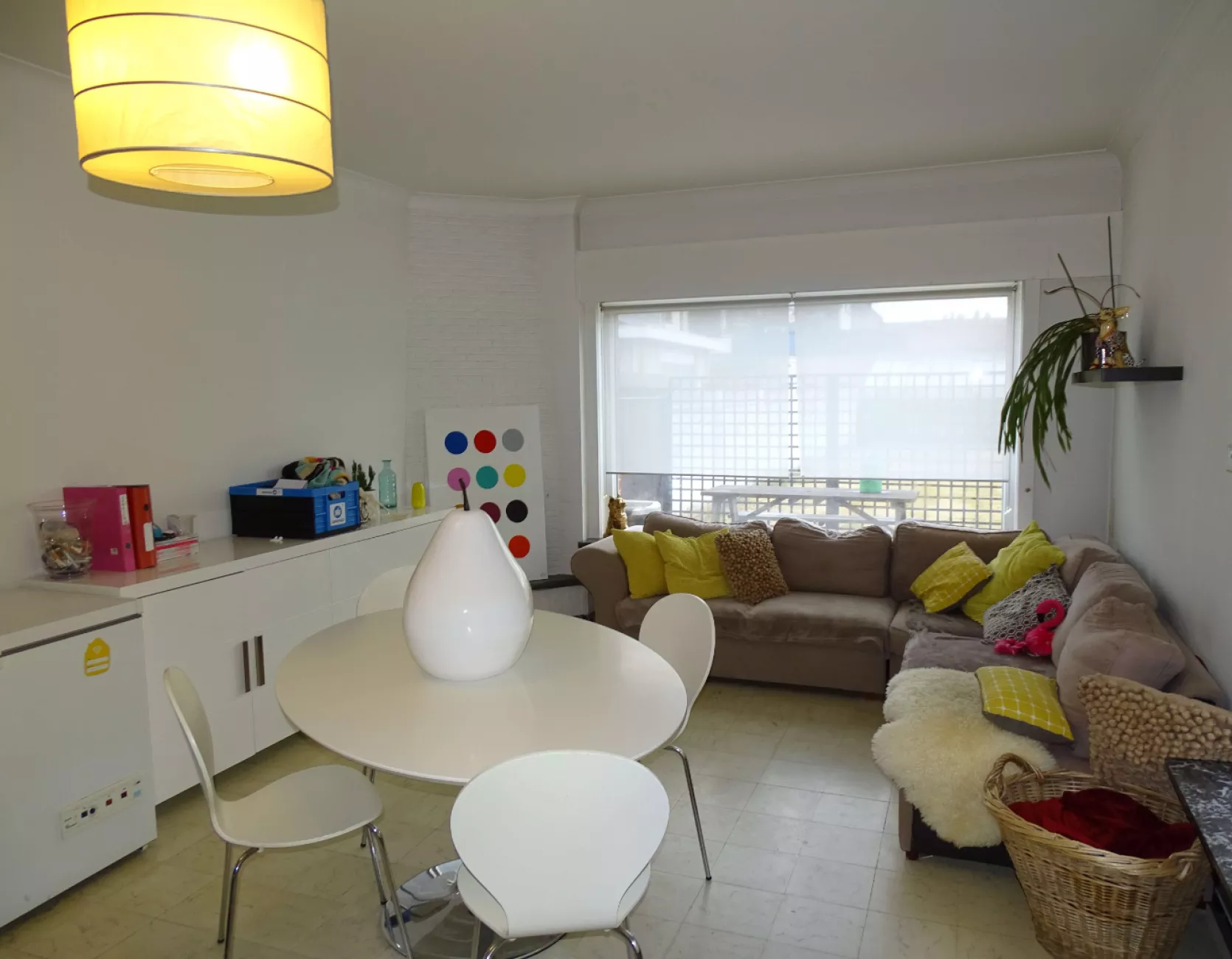 Handelsruimte met tuin en appartement