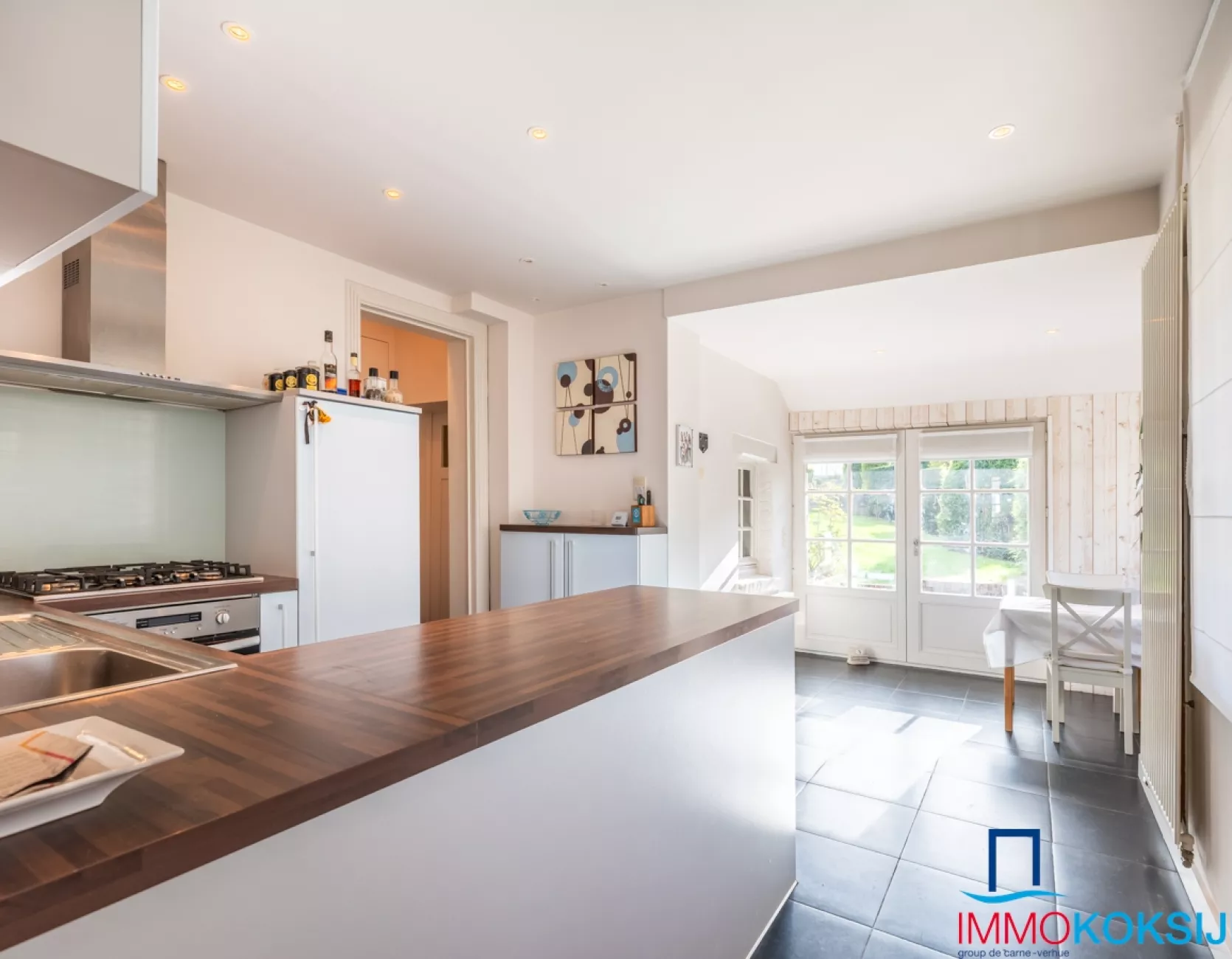 Authentieke koppelwoning met 5 slaapkamers en zonnige tuin