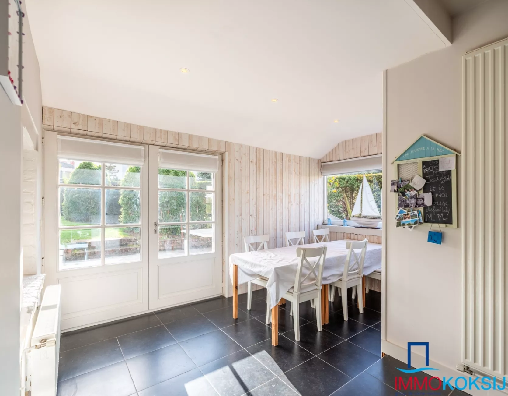 Authentieke koppelwoning met 5 slaapkamers en zonnige tuin