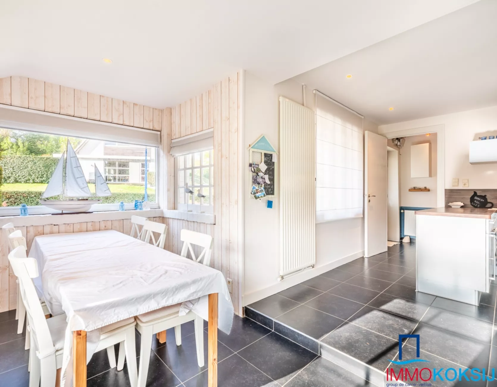 Authentieke koppelwoning met 5 slaapkamers en zonnige tuin