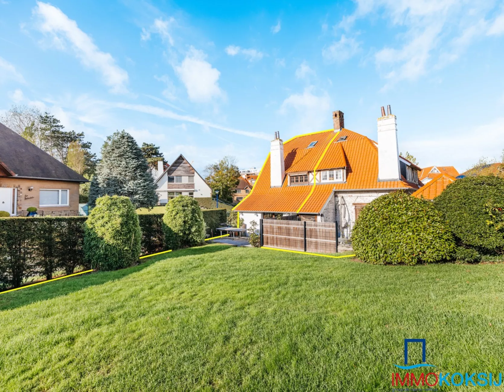 Authentieke koppelwoning met 5 slaapkamers en zonnige tuin