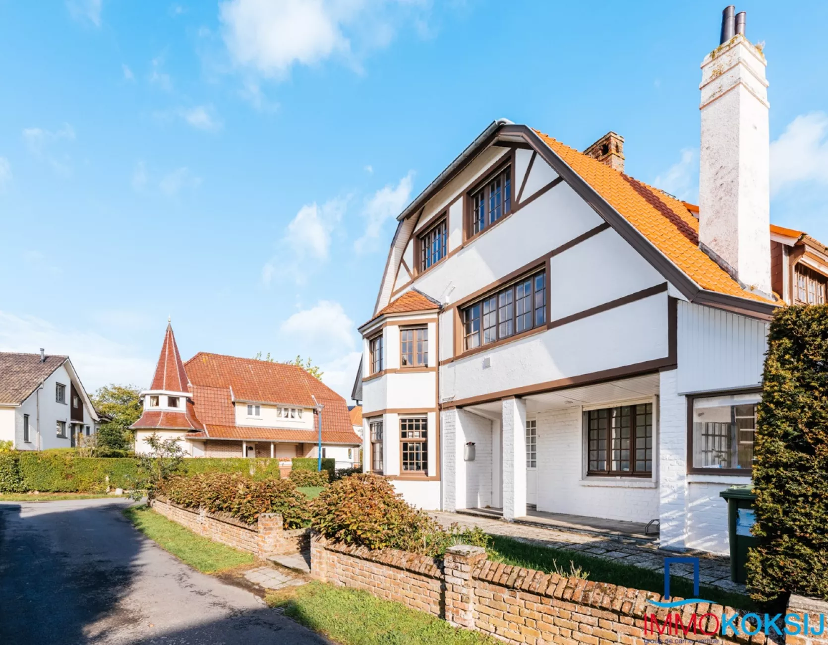Authentieke koppelwoning met 5 slaapkamers en zonnige tuin