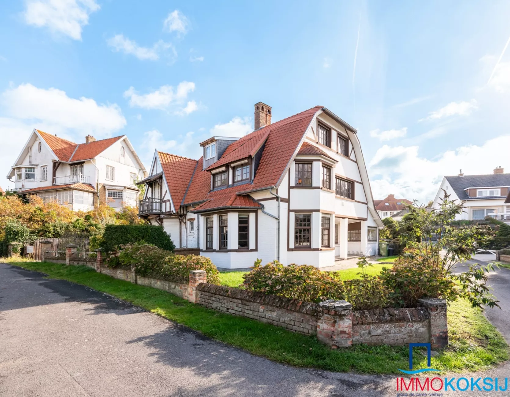 Authentieke koppelwoning met 5 slaapkamers en zonnige tuin