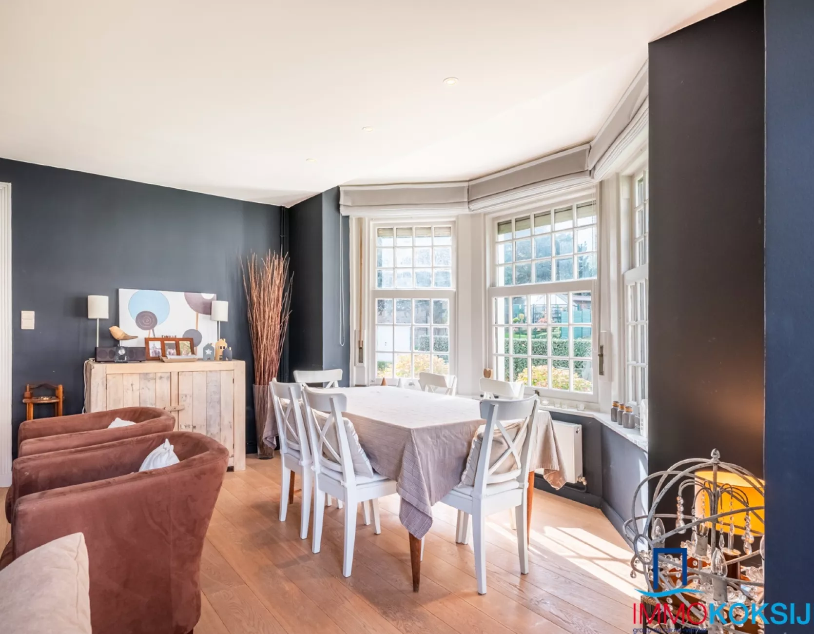 Authentieke koppelwoning met 5 slaapkamers en zonnige tuin