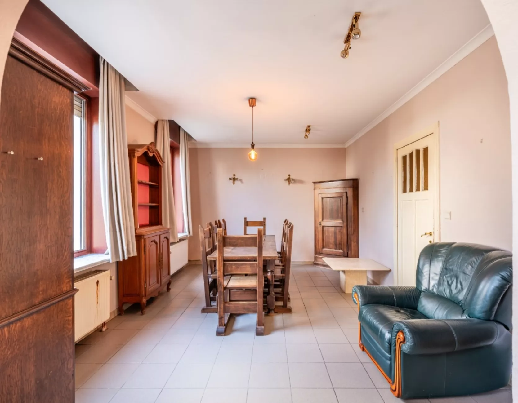Te renoveren villa met 4 slaapkamers in Koksijde-Bad