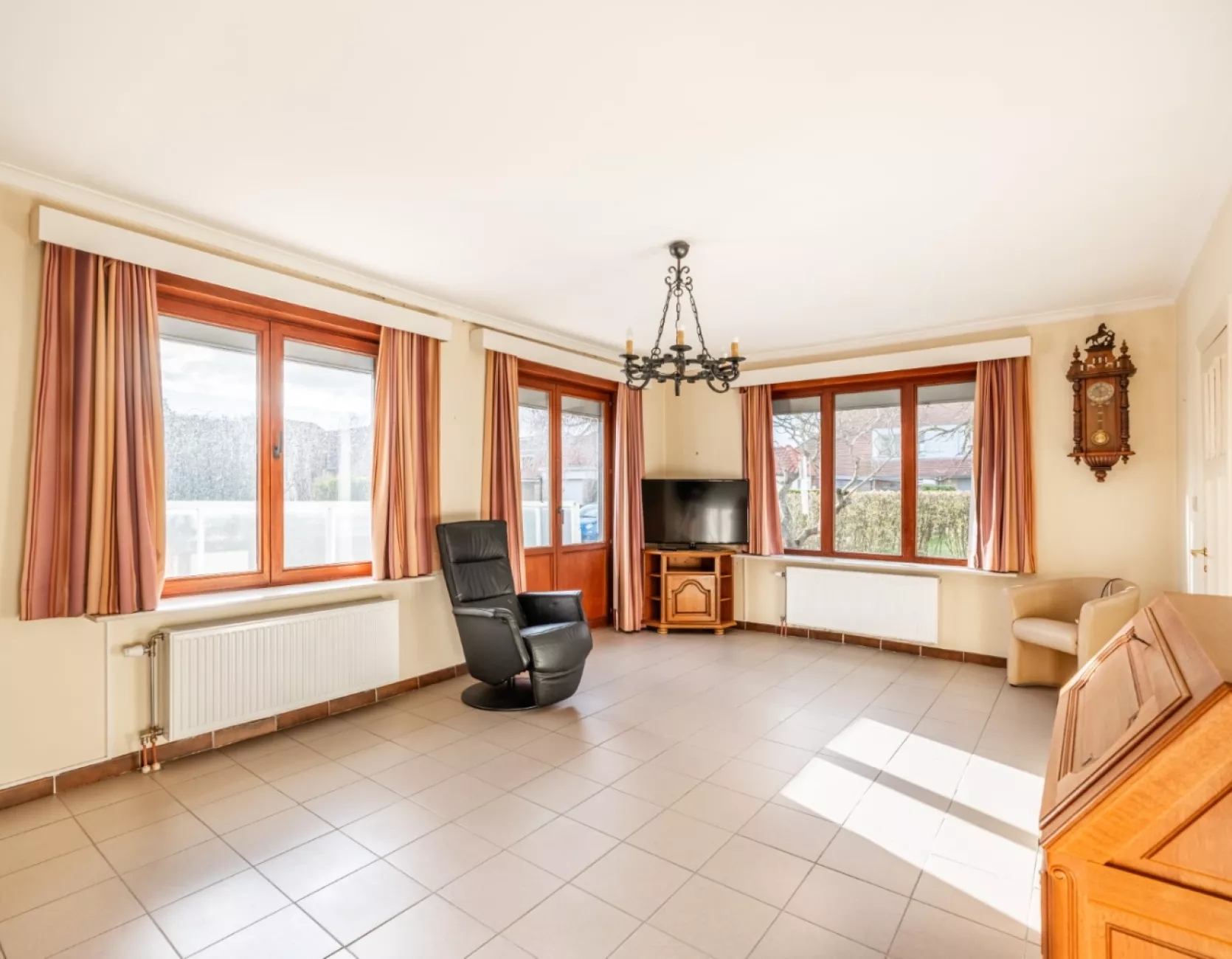 Te renoveren villa met 4 slaapkamers in Koksijde-Bad