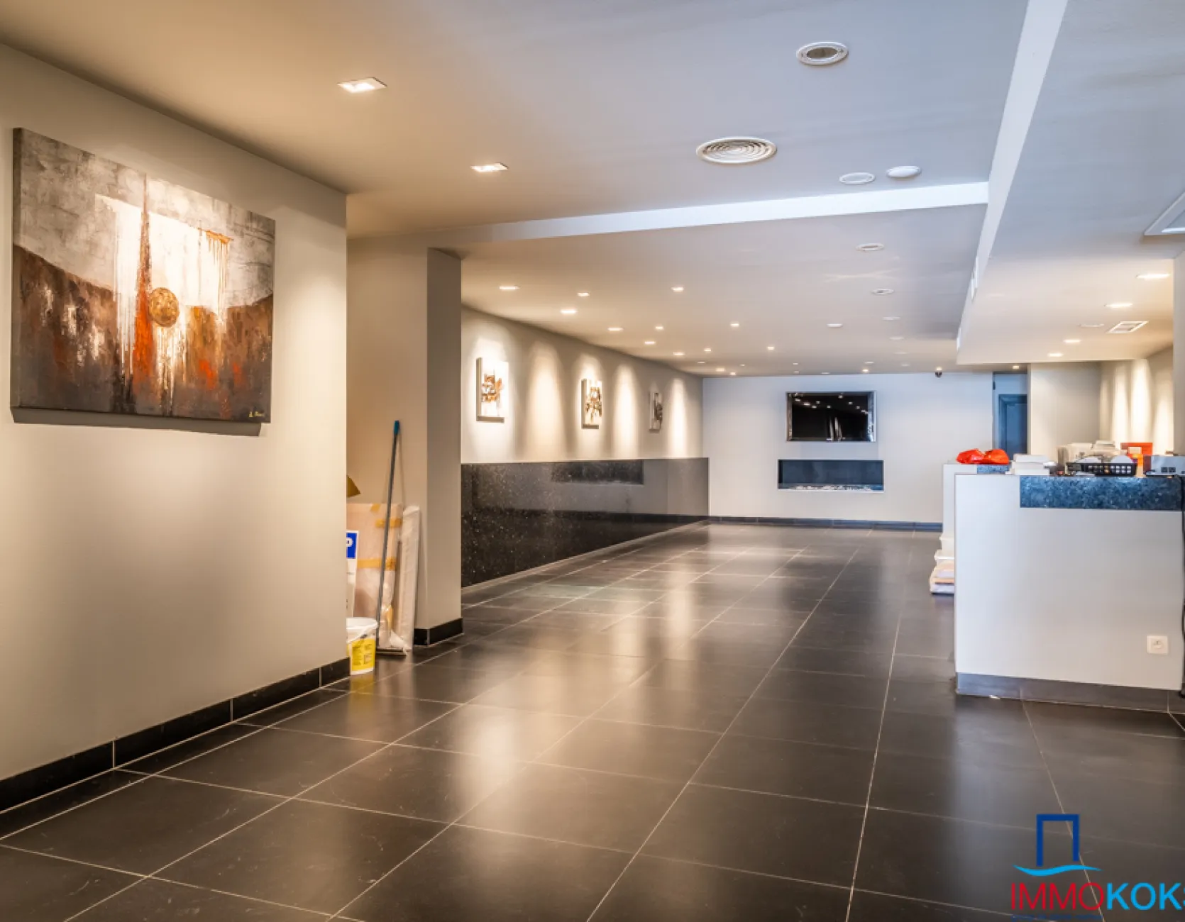 <p><strong>Uiterst commercieel gelegen handelsgelijkvloers in de Zeelaan - Koksijde-Bad </strong></p>